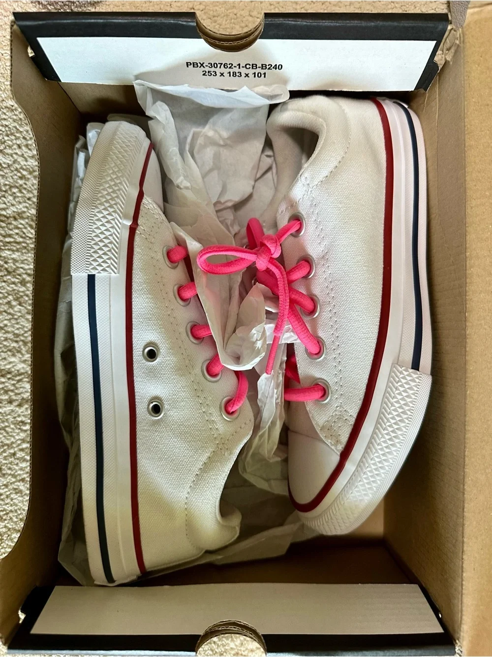 Converse Kids street Ox Low Top Sneakers - White with Bright Pink Laces
